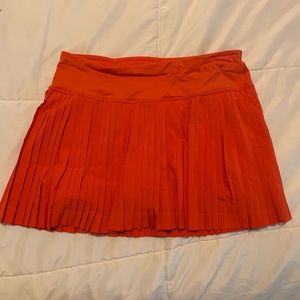 Lululemon Skirt (size 4)